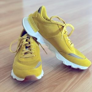 Sorel Women’s Kinetic Lite Low-Top Sneakers, size 10.5